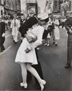  V-J Day, Times Square, 14 August 1945 by Alfred Eisenstaedt